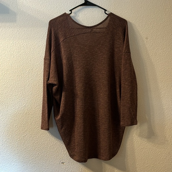 Jolie thin batwing sweater size large - Picture 5 of 5
